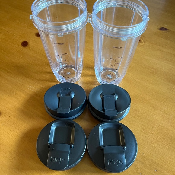 Ninja Nutri 24 oz Cups with Spout Lids and Sip & Serve Lids - Picture 1 of 1